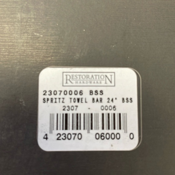 Restoration Hardware spritz 24” towel bar - Picture 5 of 6